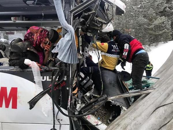 Kars'ta korkunç kaza ! Can pazarı yaşandı