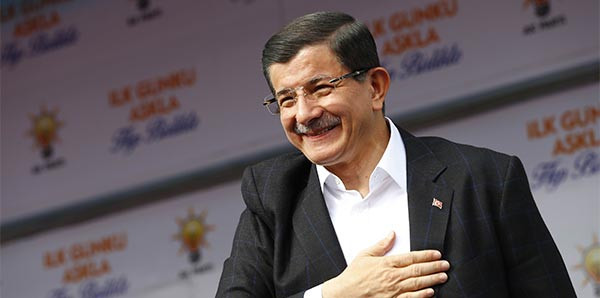 Eski Başbakan Davutoğlu'ndan AK Parti'ye eleştiriler