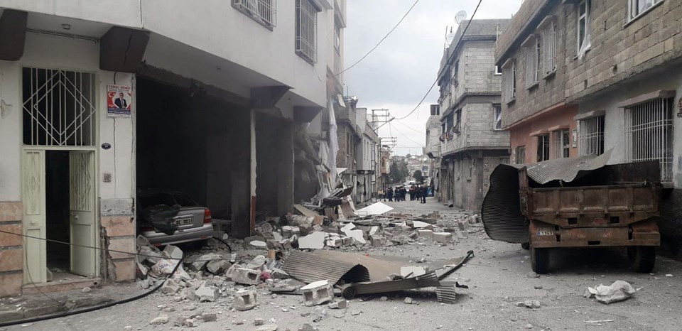 Gaziantep'te peş peşe patlamalar ! Ortalık savaş alanına döndü