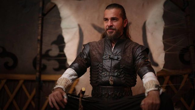 Diriliş Ertuğrul'da ünlü oyuncu diziden ayrılıyor mu ?