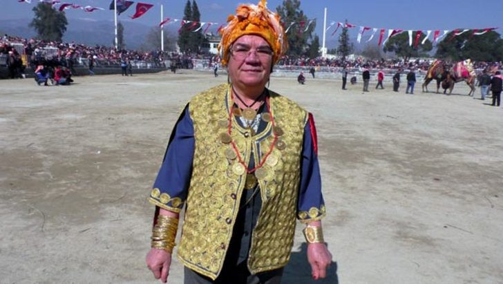 Hanımağa yine şaşırttı ! Üzerinde servet var...