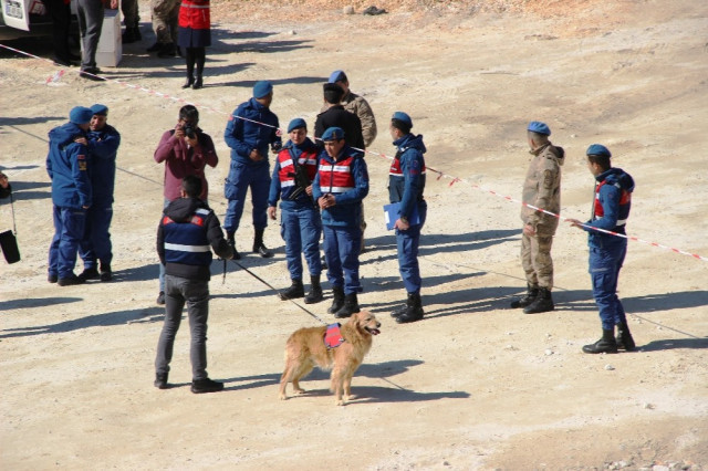 Umutlar tükendi ! Milas'taki göçükten acı haber