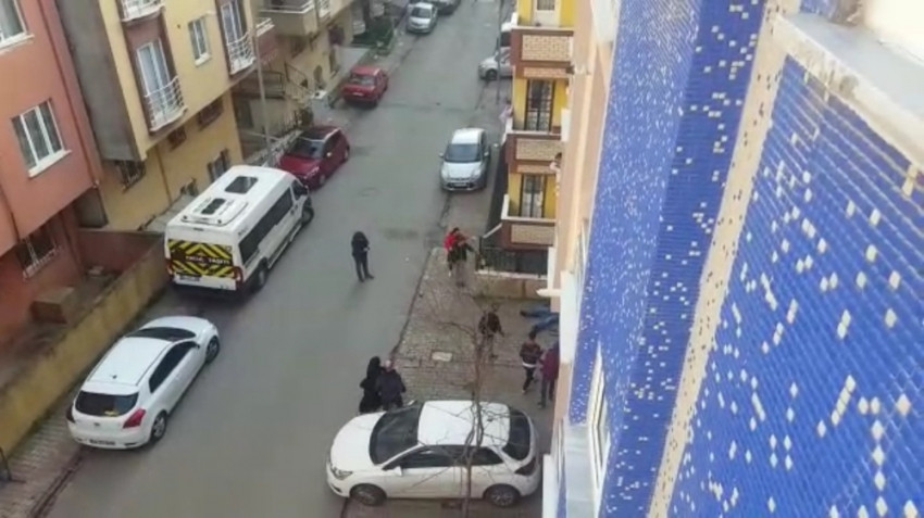 İstanbul'da dehşet anları ! Bıçaklı silahlı kavga kamerada