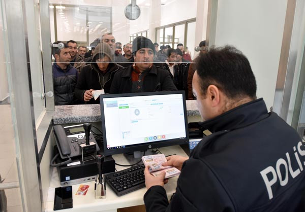 100 milyonluk sınır kapısı açıldı