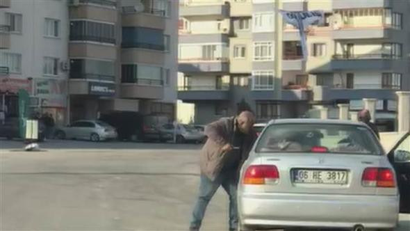 Trafikte dehşet anları!