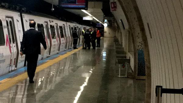 İstanbul'da metro istasyonunda korku dolu anlar !