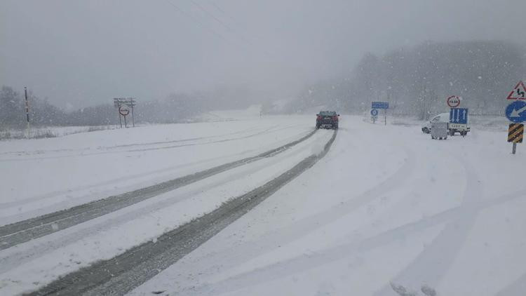 Trakya'da kar yağışı başladı ! Meteoroloji'den yeni uyarı