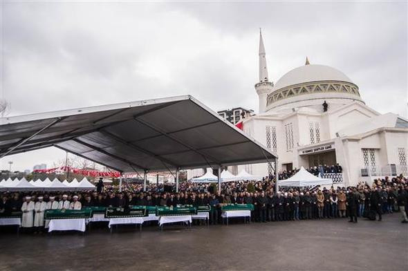 Alemdar ailesinden 9 kişi son yolculuğuna uğurlandı