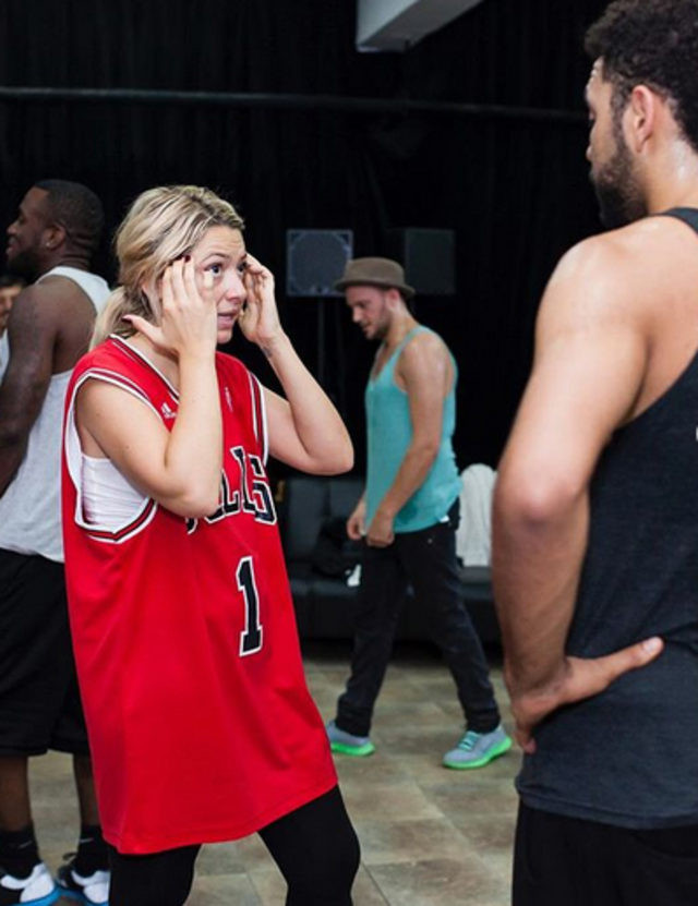 Hadise ilginç paylaşımlarıyla dikkat çekti