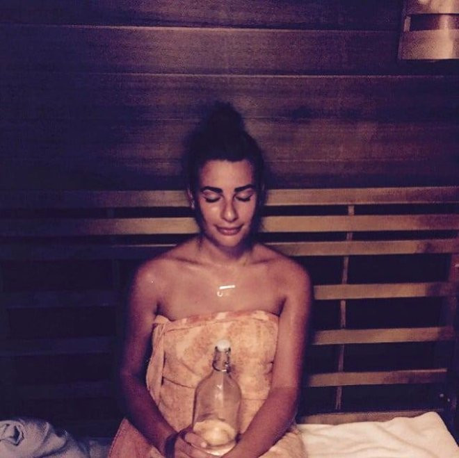Sosyal medyada yeni çılgınlık: Sauna pozu !