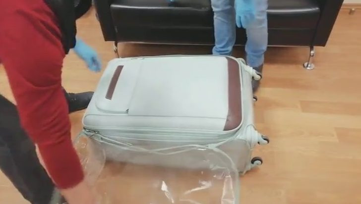 Hepsi valizden çıktı... Tam 300 bin lira !