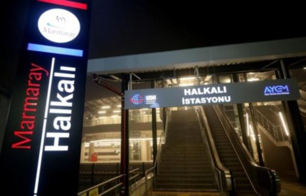 Yeni açılan Marmaray hattında ilk gün arızası !