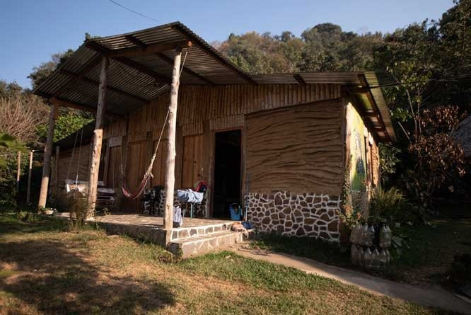 Kayıp turistin cesedi çırılçıplak halde bulundu