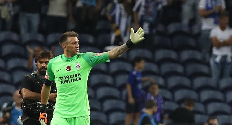 Dünya devi Muslera'ya talip oldu! 20 milyon euro...