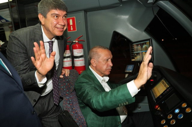 Erdoğan tramvay hattını açtı, test sürüşü yaptı - Resim : 1
