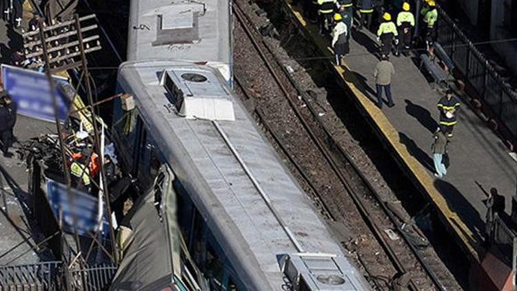 Katliam gibi... Yük treni raydan çıktı: 24 ölü, 31 yaralı
