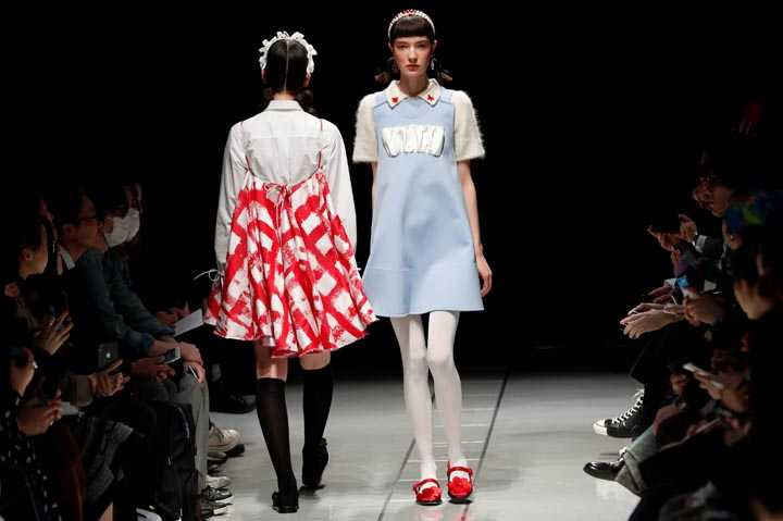 Tokyo Moda haftasında çarpıcı tasarımlar yer aldı