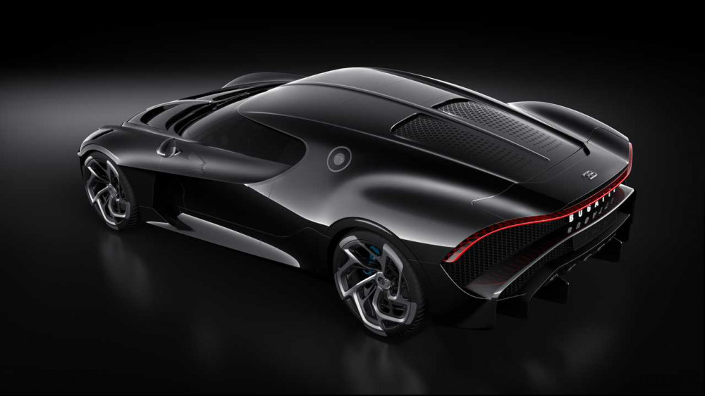 Canavar ortaya çıktı: Bugatti La Voiture Noire