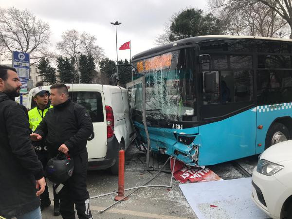 Beyazıt'ta halk otobüsü dehşeti: Çok sayıda yaralı var