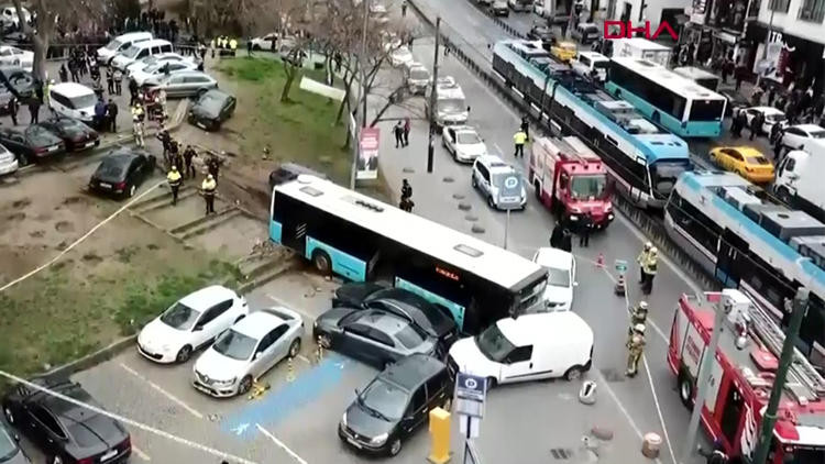 Beyazıt'ta halk otobüsü dehşeti: Çok sayıda yaralı var