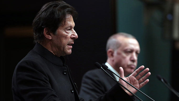 Pakistan Başbakanı'ndan Erdoğan'a övgü