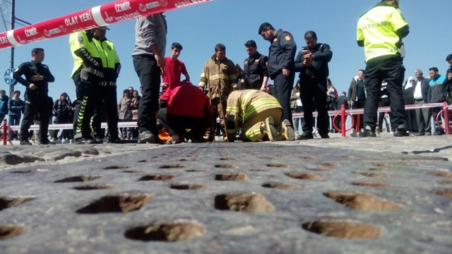 İzmir'de şaşkına çeviren olay ! Mazgalda sıkıştı