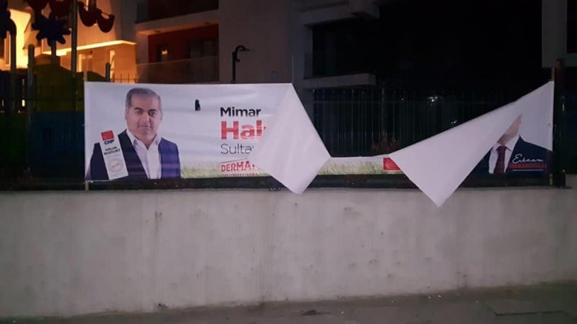 CHP'nin pankartlarına saldırı