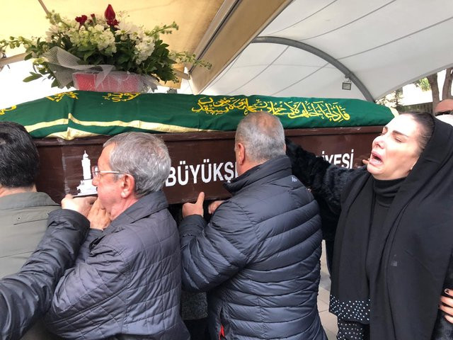 Ünlü şarkıcının acı günü