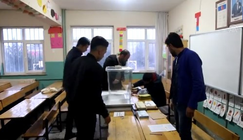 Tüm yurtta oy verme işlemi sona erdi ! Sayıma geçildi