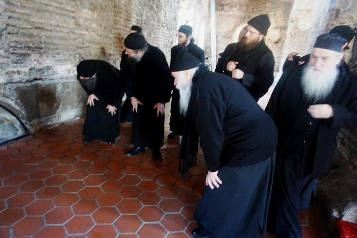 Ayasofya Orhan Camii'nde papazlara ''ayin'' engeli