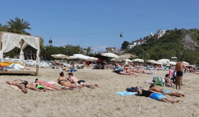 Antalya'ya yaz erken geldi