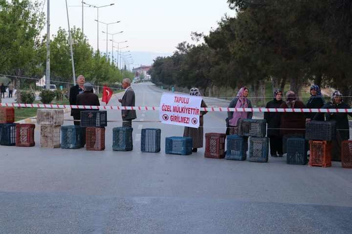Özel mülkiyet olduğu gerekçesiyle Pamukkale yolunu kapattılar