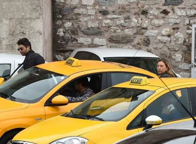 'Şapka'dan Şükrü Özyıldız'a aşk çıktı