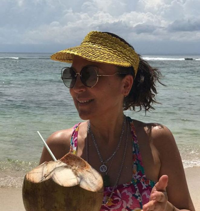 Asuman Dabak Bali tatilinde