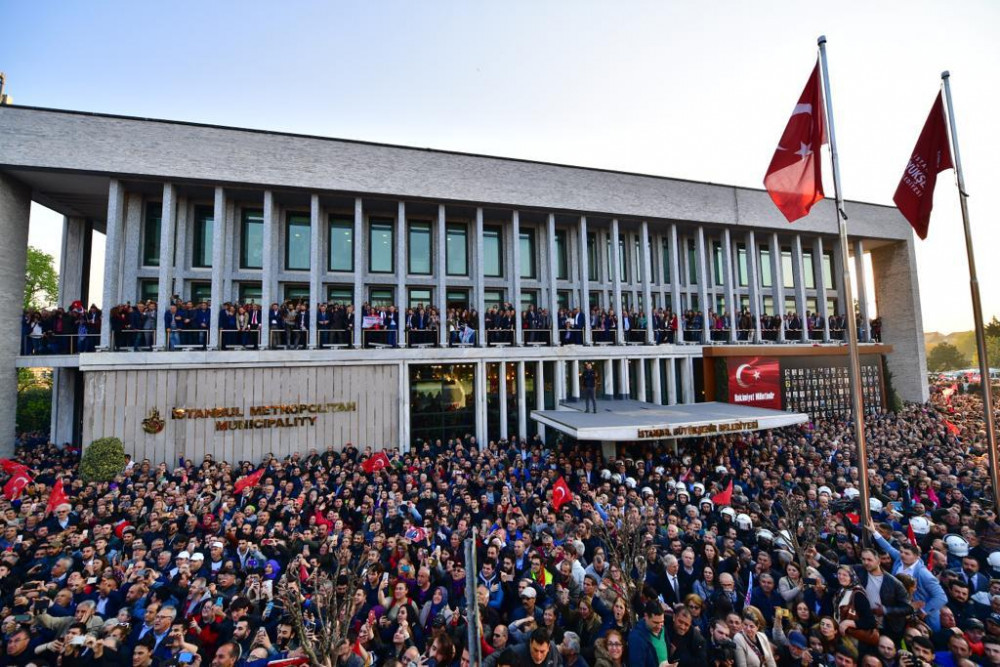 İstanbul'da Ekrem İmamoğlu coşkusu sokaklara sığmadı