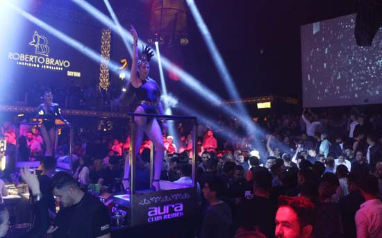Antalya'da sezon açıldı ! Gece yarısı kapılar açıldı...