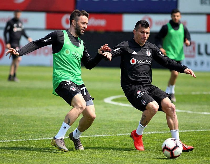 Medel'in yerine gelecek ismi bulundu