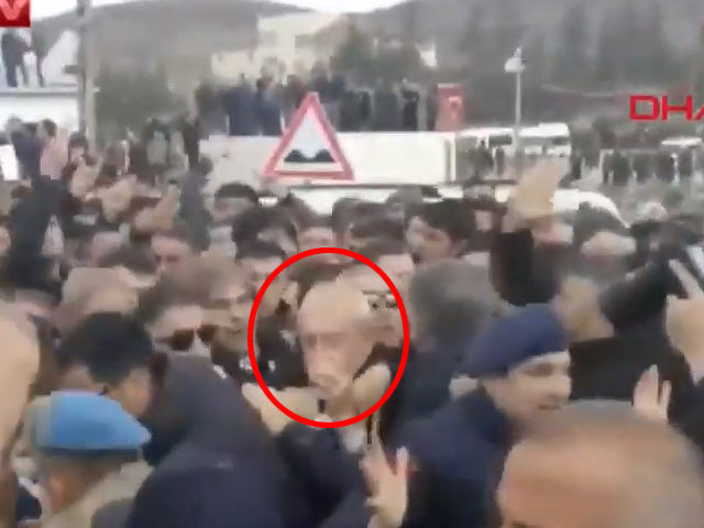 CHP lideri Kemal Kılıçdaroğlu'na saldırı !