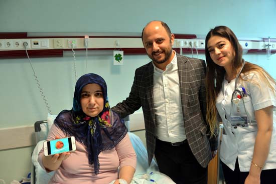 Kalbinden 6 santimetre çapında kitle çıkarıldı - Resim: 4
