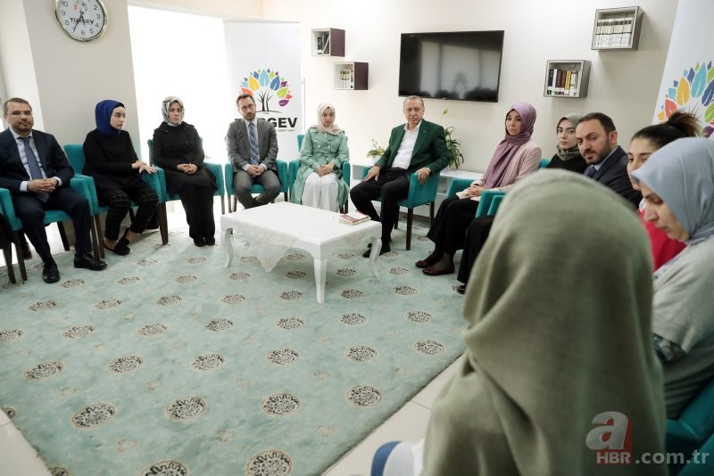 Cumhurbaşkanı Erdoğan'dan TÜRGEV yurduna ziyaret