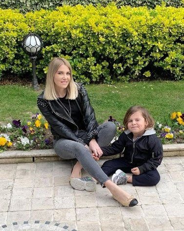 Mustafa Sandal ve Melis Sütşurup’a Emina Jahovic engeli