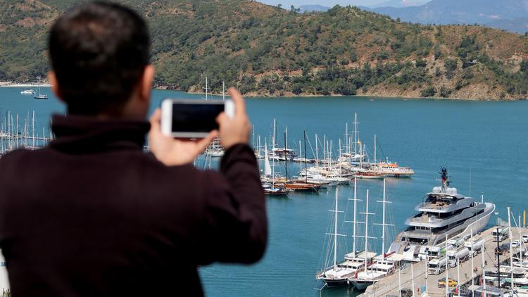 Gören herkes telefona sarıldı... Yakıt ikmali yapıldı - Resim: 1