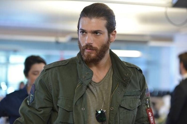 Can Yaman’dan olay yaratan paylaşım