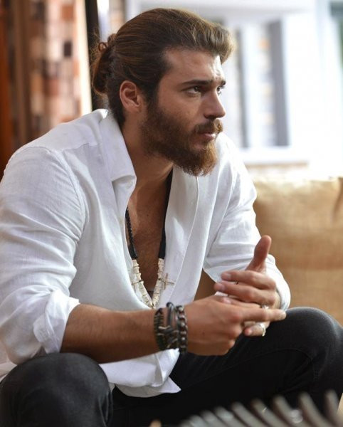 Can Yaman’dan olay yaratan paylaşım
