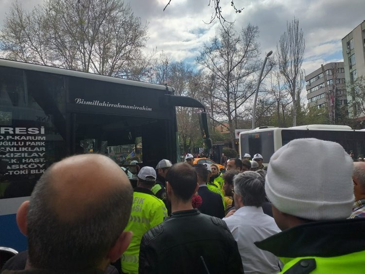 Halk otobüsü şoföründen yaşlı yolcuya küstah hareket