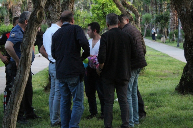 Akılalmaz olay ! Parkta kadın kılığında yakalandı