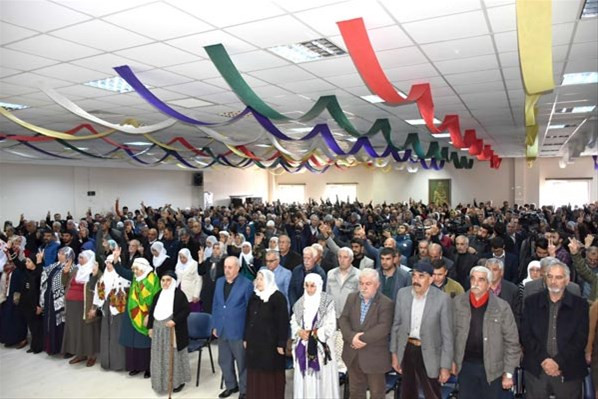 HDP'nin kutlama programında skandal görüntüler