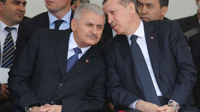 Erdoğan'ın eski danışmanından AK Partililere: 'Yüzsüz haşerat'