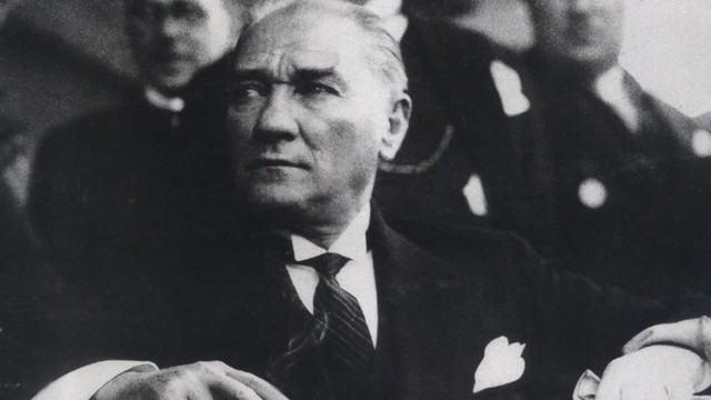Atatürk'ün eşyalarını satışa çıkartan müzayededen açıklama