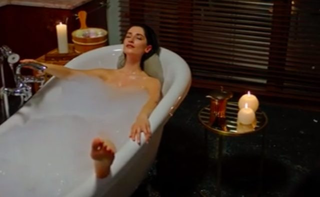 Kardeş Çocukları'ndaki banyo sahnesi olay oldu
